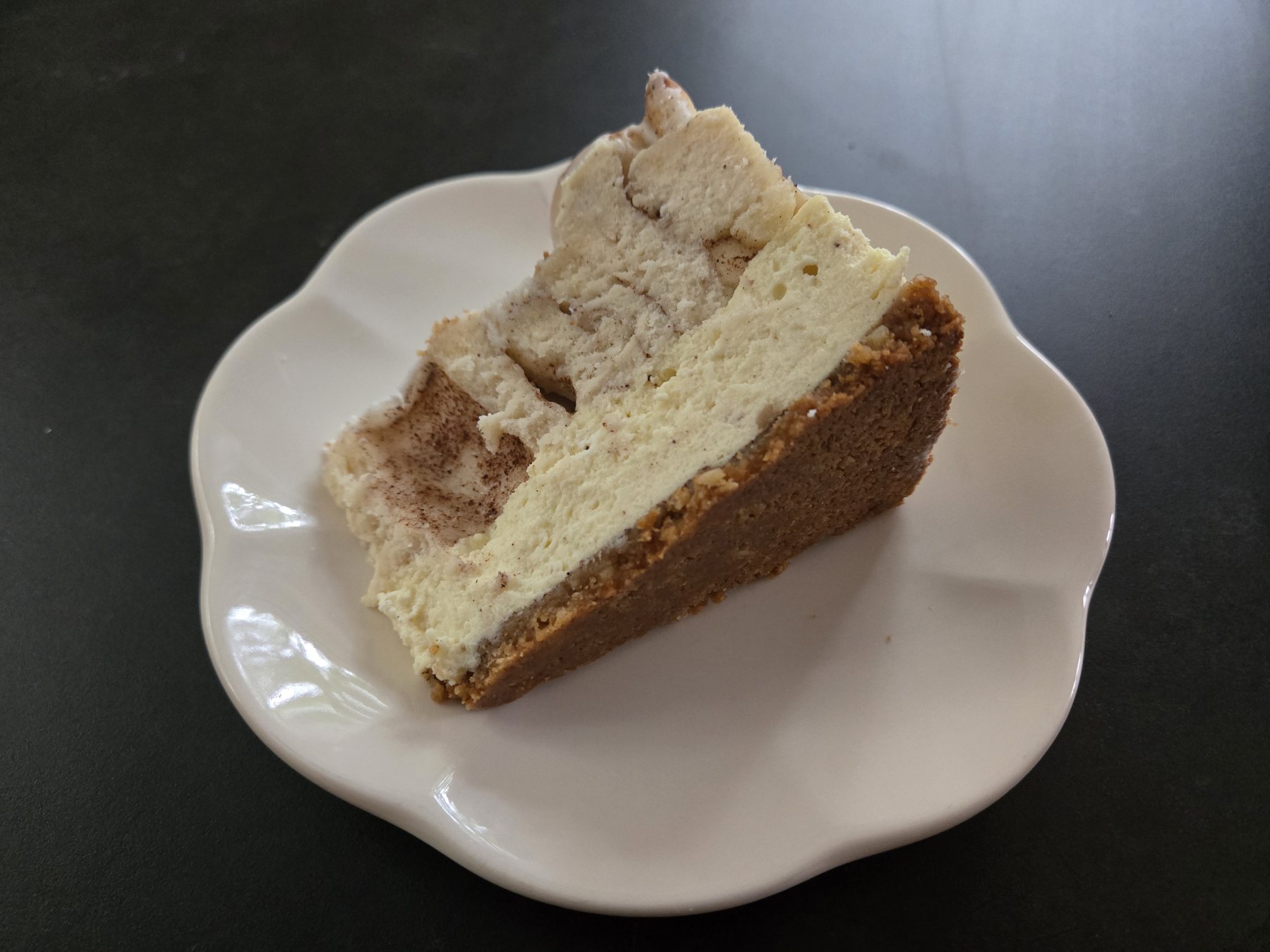 Cheesecake mit Zimtschnecken und Frosting